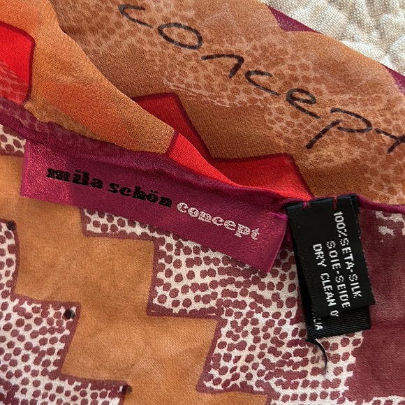 Silk scarf - Picture 3 of 3